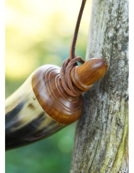 Polveriera in corno con tappo in...