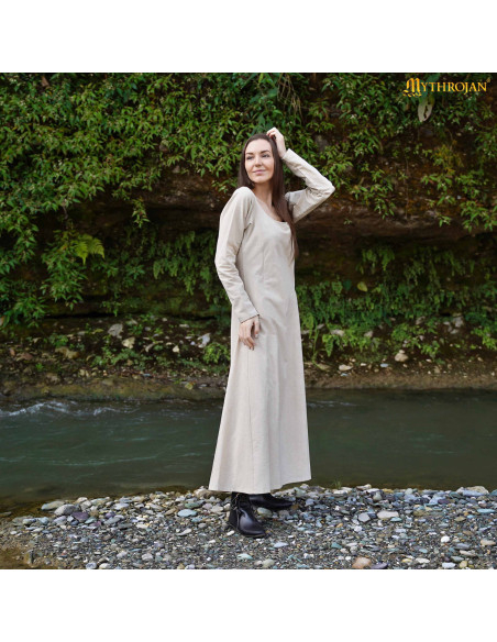 Vestito medievale con collo rotondo...