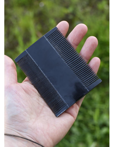 Pettine medievale a doppia faccia,...