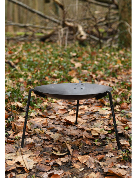 Brasiere medievale con gambe smontabili