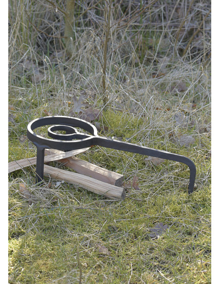 Supporto da cucina medievale, tripode...