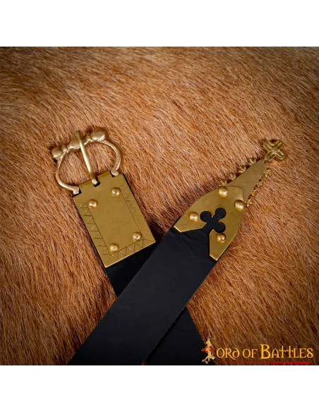 Cintura medievale in pelle con...