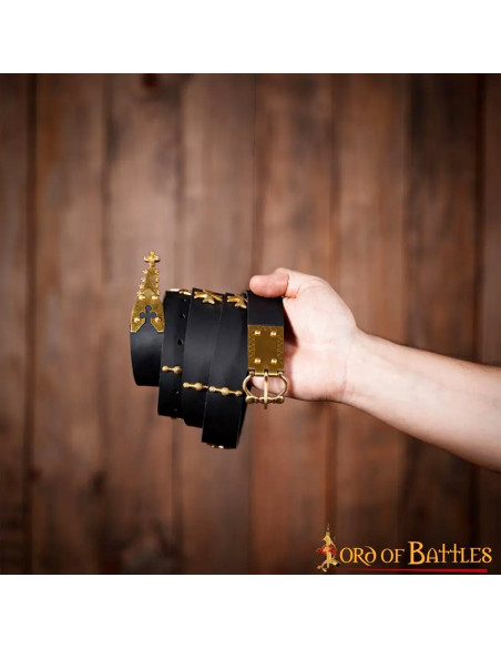 Cintura medievale in pelle con...