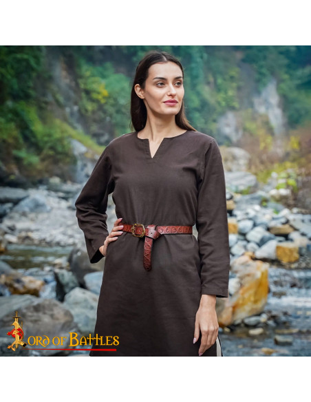 Cintura medieval in pelle con design...