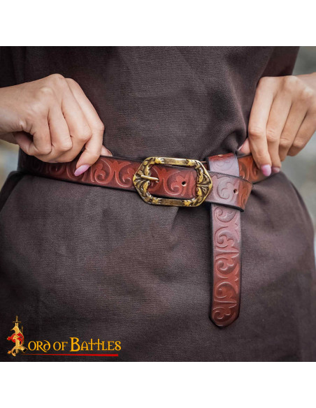 Cintura medieval in pelle con design...