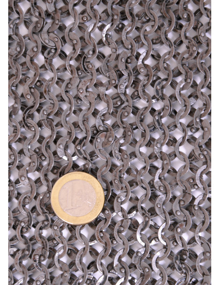 Cota di maglia con anelli rivettati...