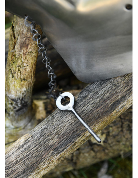 Casco con muso di levriero del XIV...