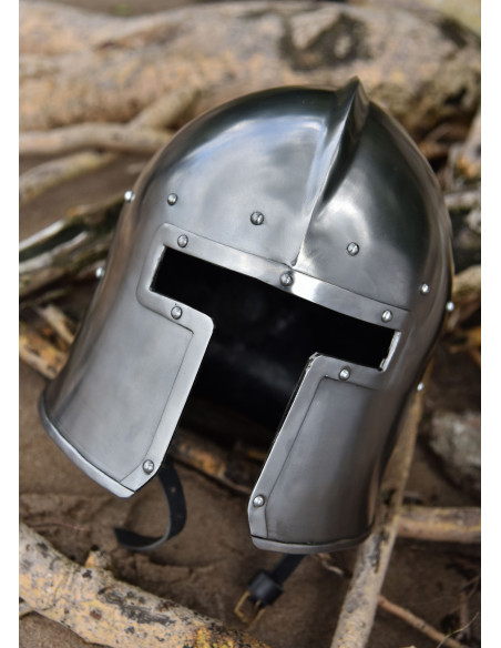 Barbuta italiana funzionante, anno 1440