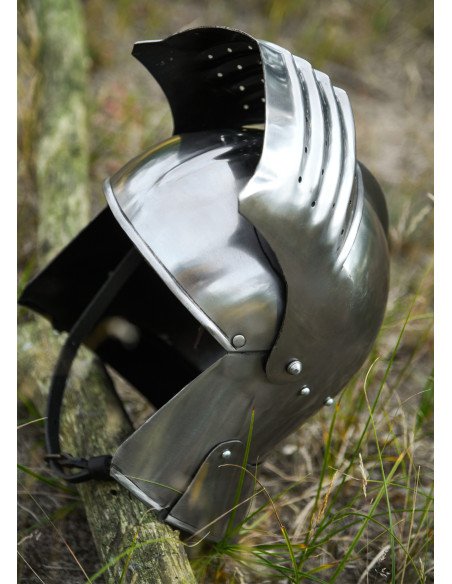 Copricapo medievale con visiera, anno...