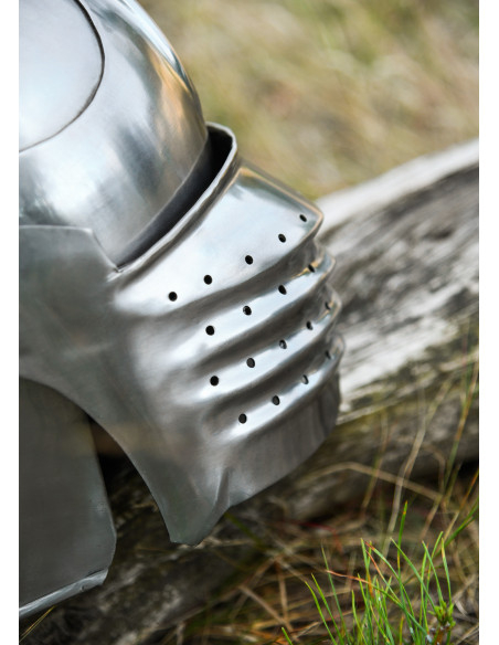 Copricapo medievale con visiera, anno...