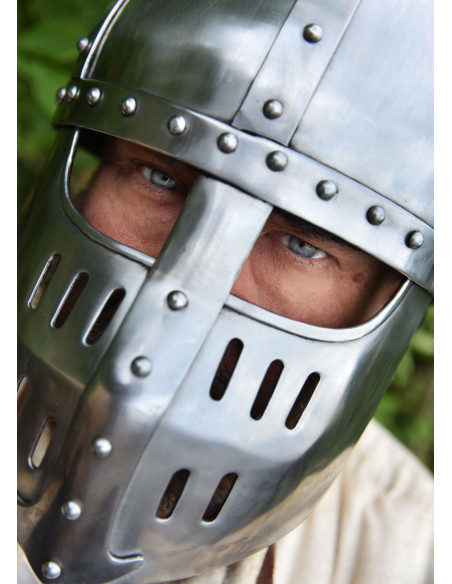 Casco Spangenhelmet con visiera