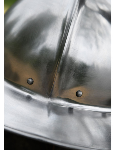 el casco medievale pronto per la...