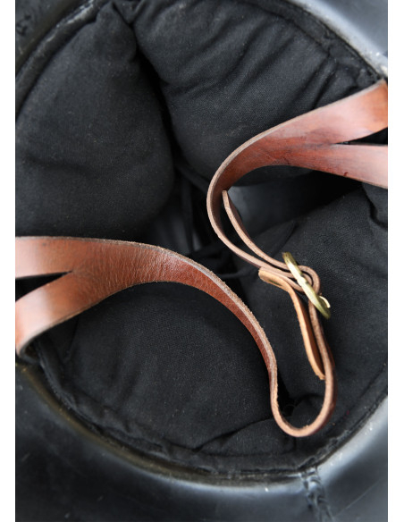 el casco medievale pronto per la...