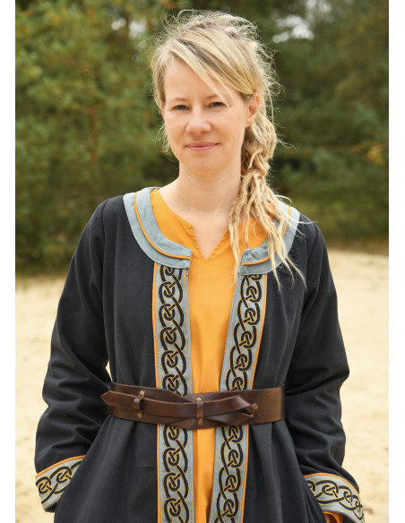 Cintura medievale in pelle annodata,...