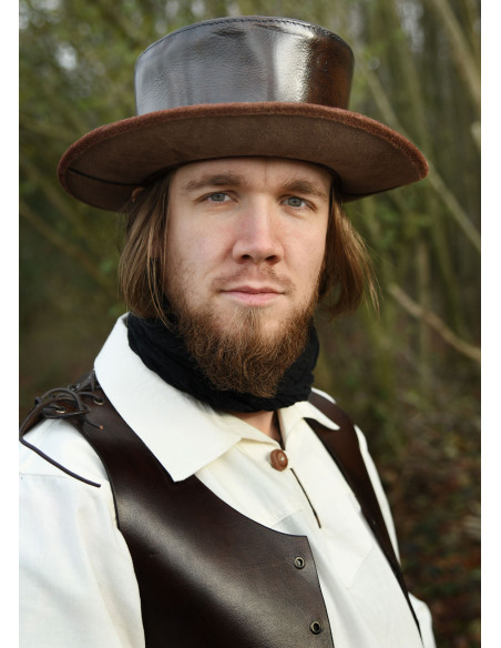 Cappello medievale in pelle con ala...